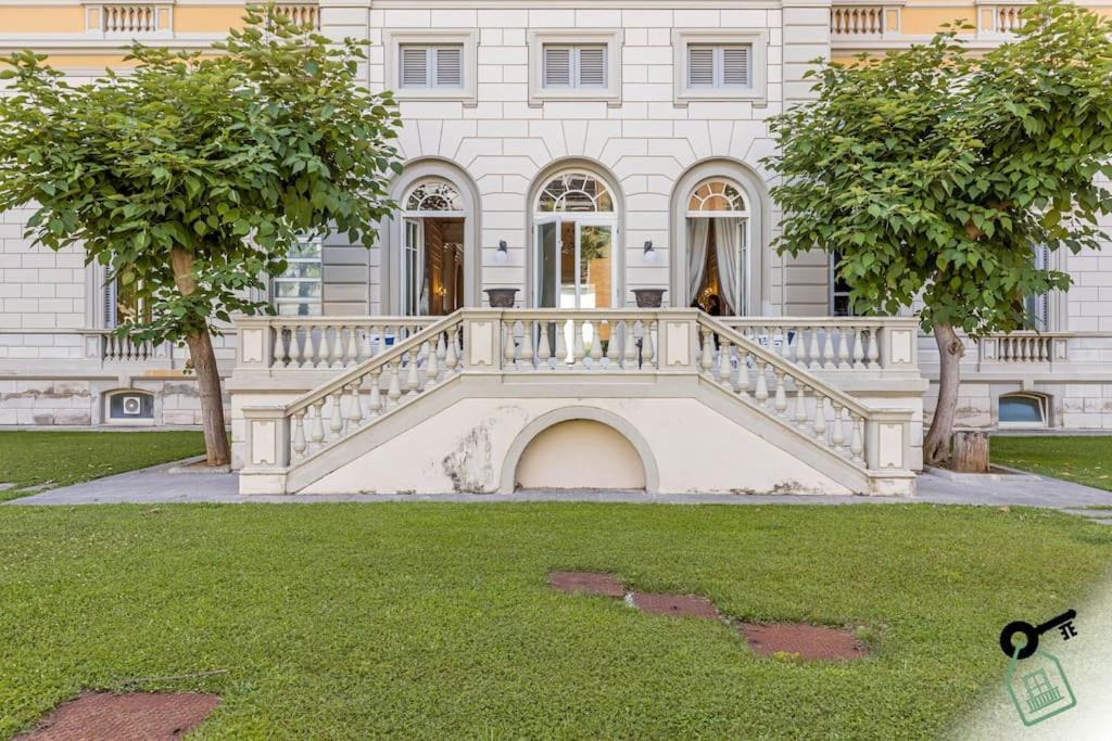 Hotel Rooms Livorno Bagian luar foto