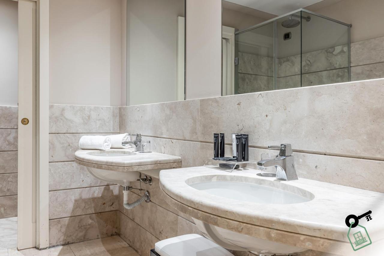 Hotel Rooms Livorno Bagian luar foto