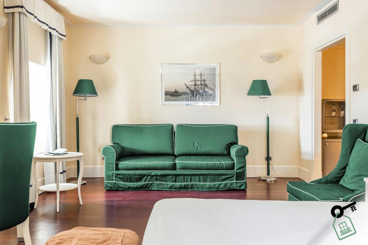 Hotel Rooms Livorno Bagian luar foto