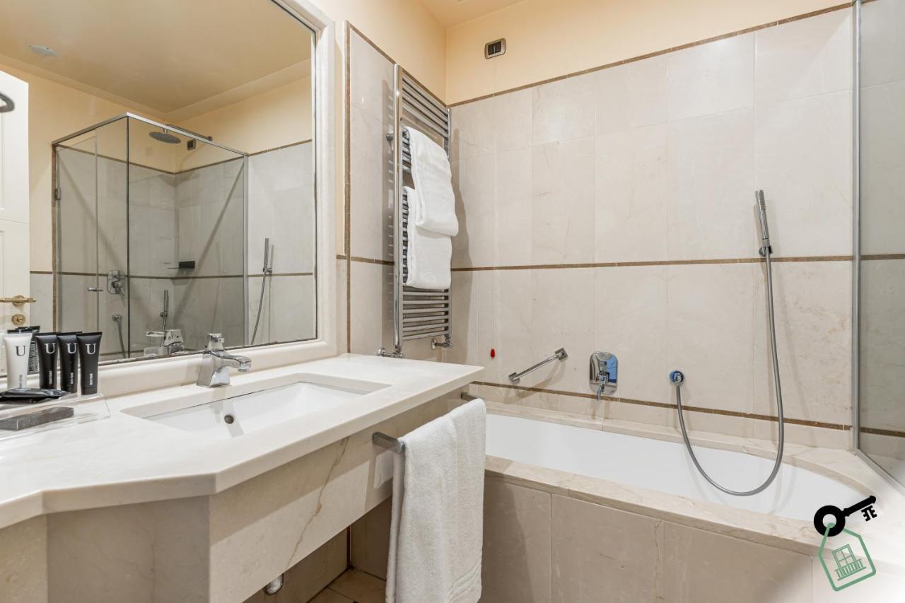 Hotel Rooms Livorno Bagian luar foto