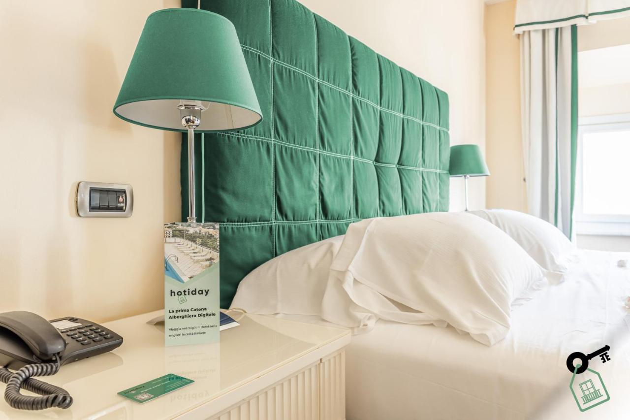 Hotel Rooms Livorno Bagian luar foto