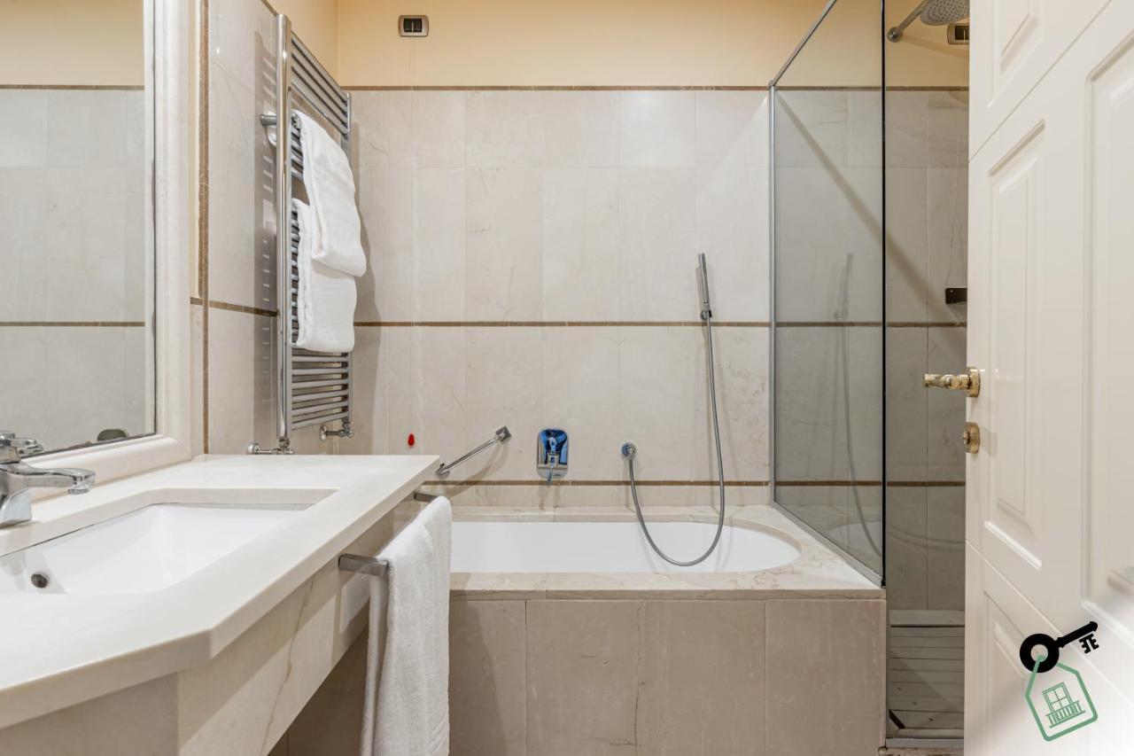 Hotel Rooms Livorno Bagian luar foto